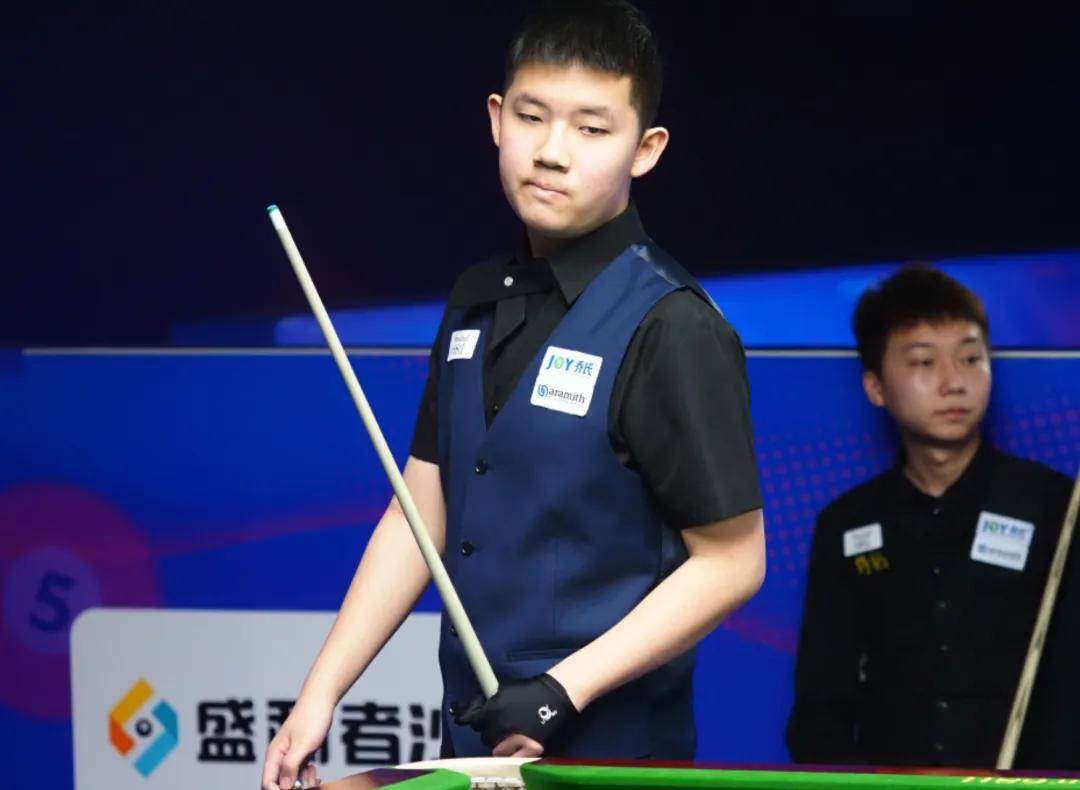 随着国际足 随着国际足